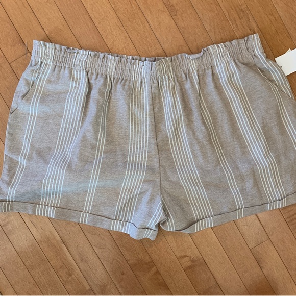 Ady P Pants - 🎉 5/$25 NWT ADYP Size 1X Pull On Linen Blend Tan Stripe Short with Pockets